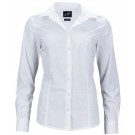 color:white